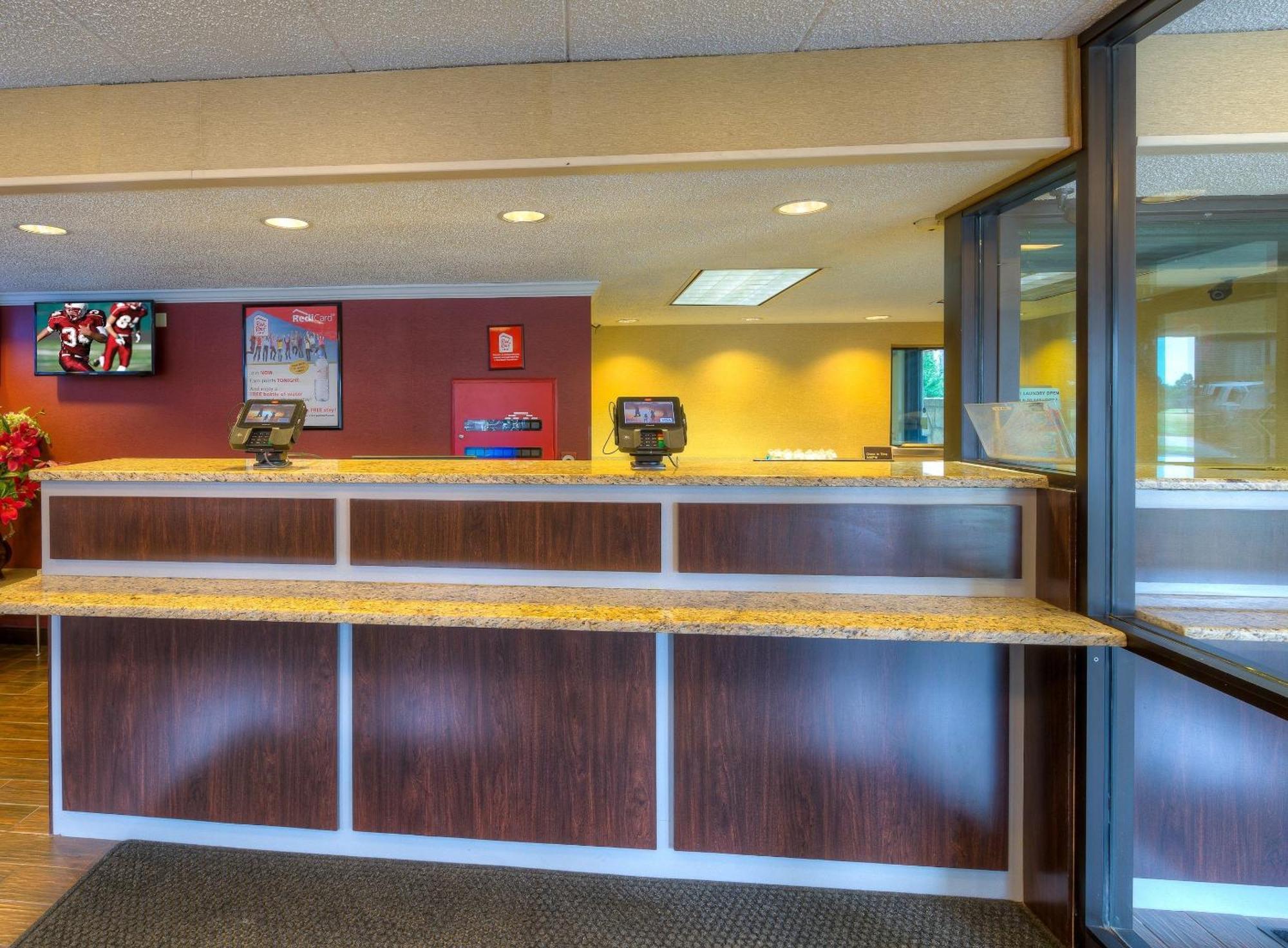 Red Roof Inn Memphis East Extérieur photo